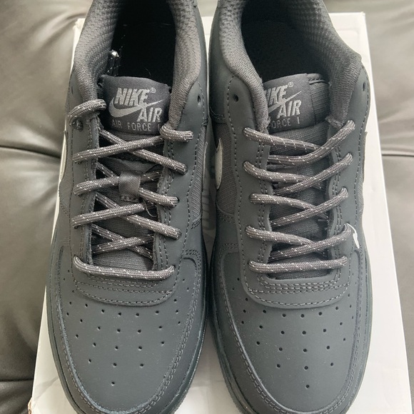 Air Force 1 Low ‘Anthracite Reflective Silver’ GS — 5Y - Picture 2 of 7